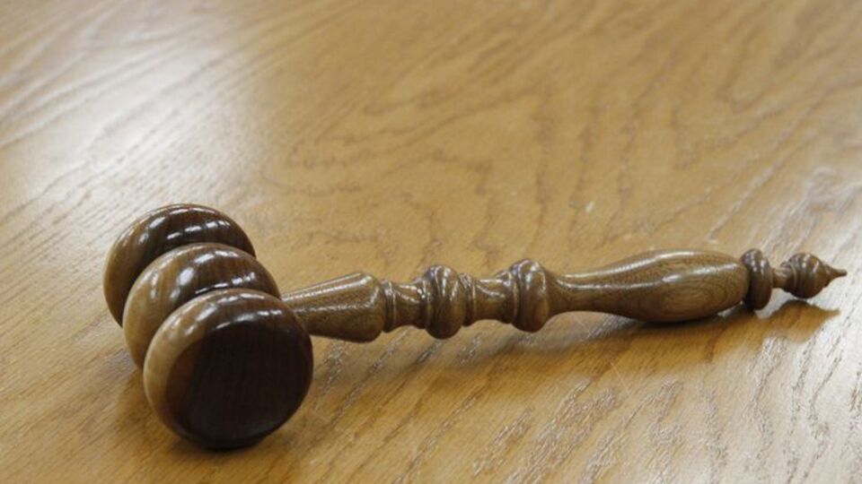 Підлітка застрелили в залі суду