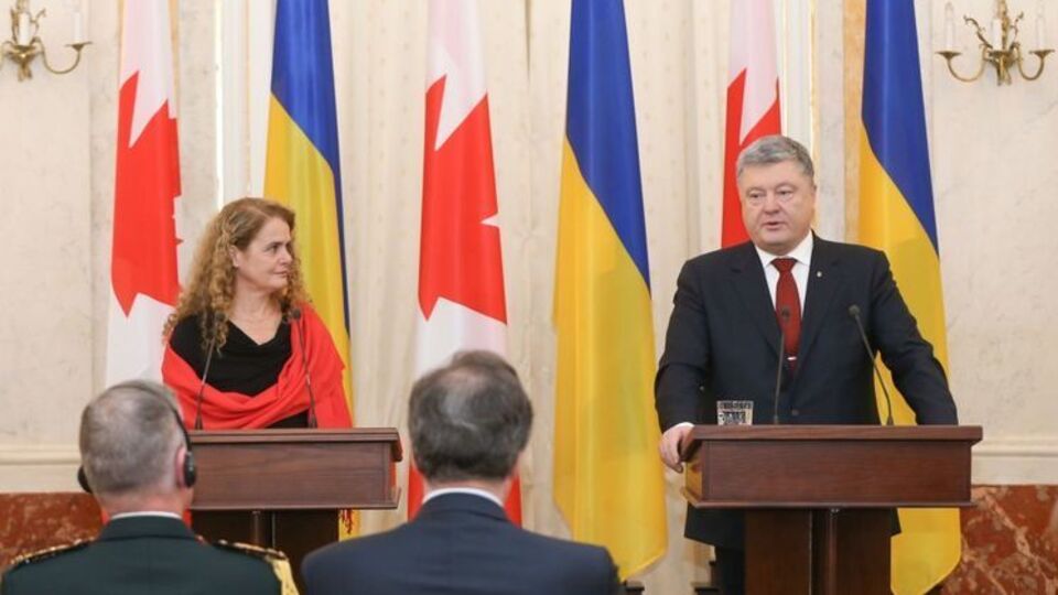 Порошенко встретился с Пейетт