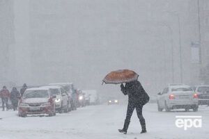 Сотні населених пунктів в Україні залишилися без електрики через сильні снігопади і вітер