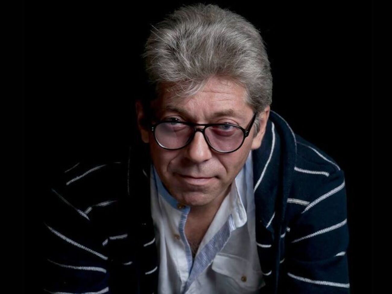 Трольчатинко, ваш спецфюрер може хоч потонути в ополонці на Водохреще – легітимним від цього він не стане