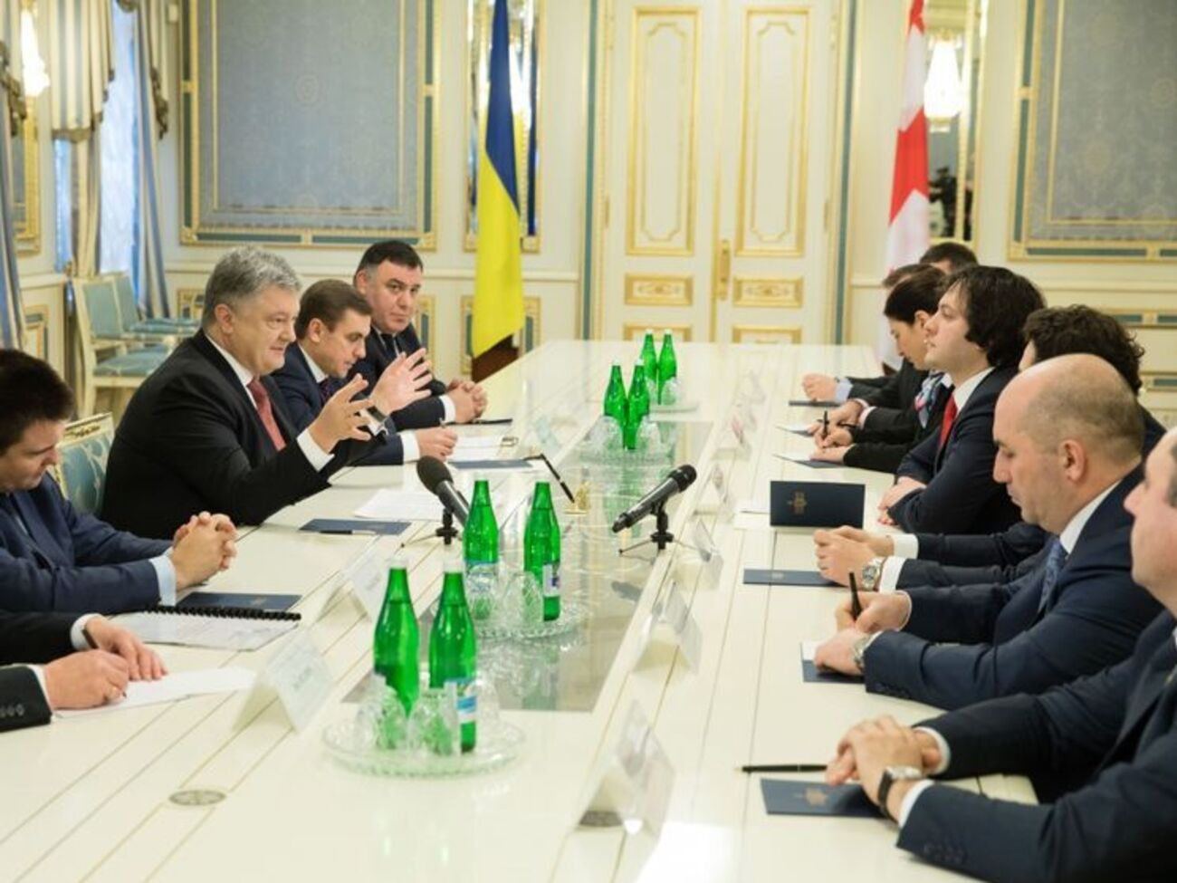 Порошенко зустрівся з головою парламенту Грузії Кобахідзе