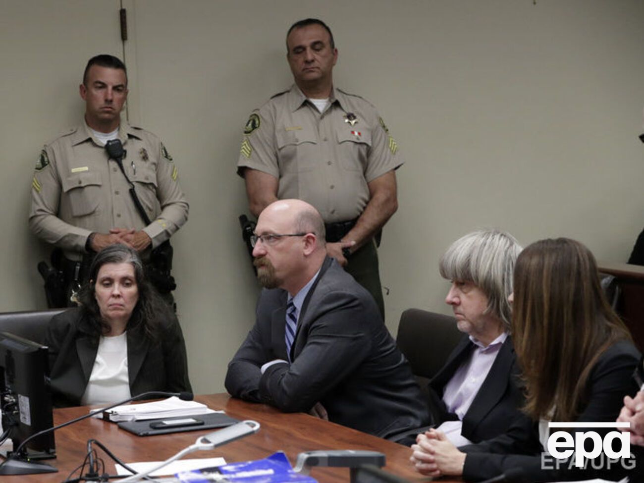 Девід і Луїза Турпіни заявляють, що невинуваті