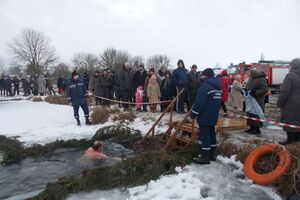 На водоймах установили 937 рятувальних постів