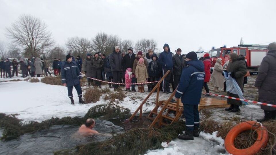 На водоймах установили 937 рятувальних постів