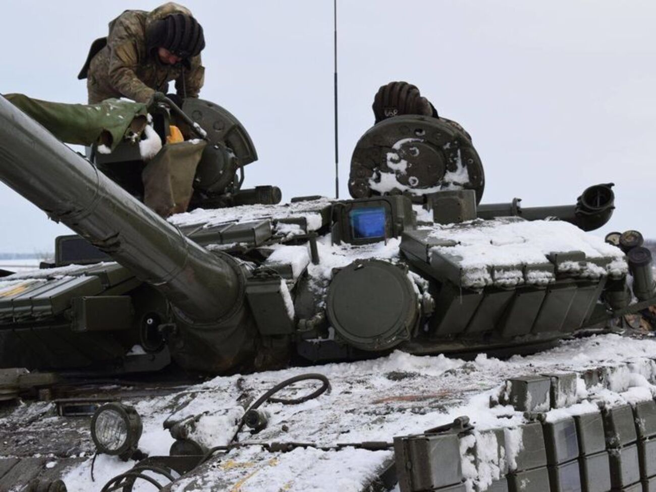Українських військових обстрілювали на донецькому та луганському напрямках