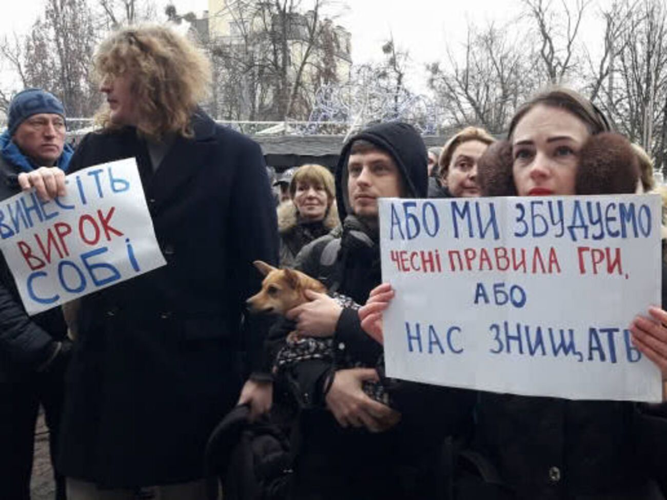 Біля будівлі поліції Київської області пройшла акція через убивство Ноздровської. Фоторепортаж