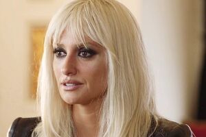 Крус исполнила роль сестры Версаче