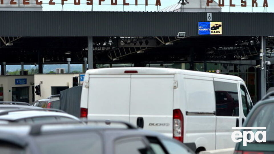 Большинство украинцев в Польше – трудовые мигранты, их нельзя рассматривать как беженцев, утверждают в посольстве Украины