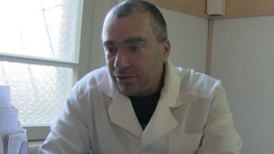 Врач рассказал о низких зарплатах и отсутствии инструментов