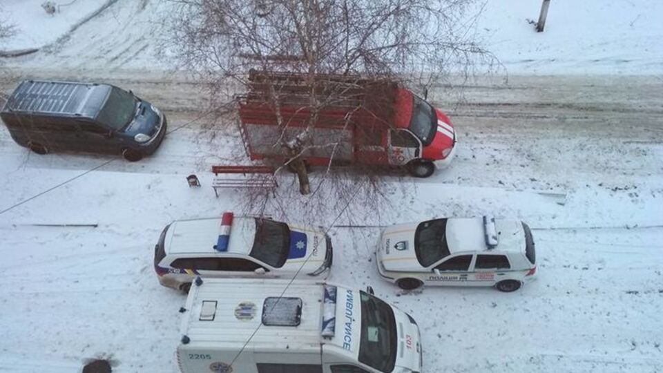 На місце інциденту виїздили поліцейські та екстрені служби, повідомили правоохоронці