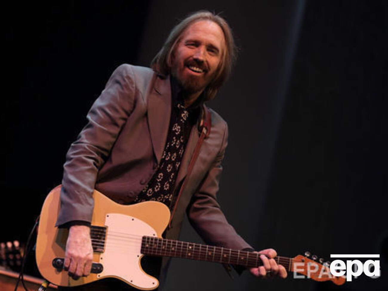 Петті продовжував виступати, незважаючи на перелом шийки стегна