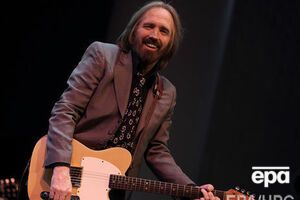 Петті продовжував виступати, незважаючи на перелом шийки стегна