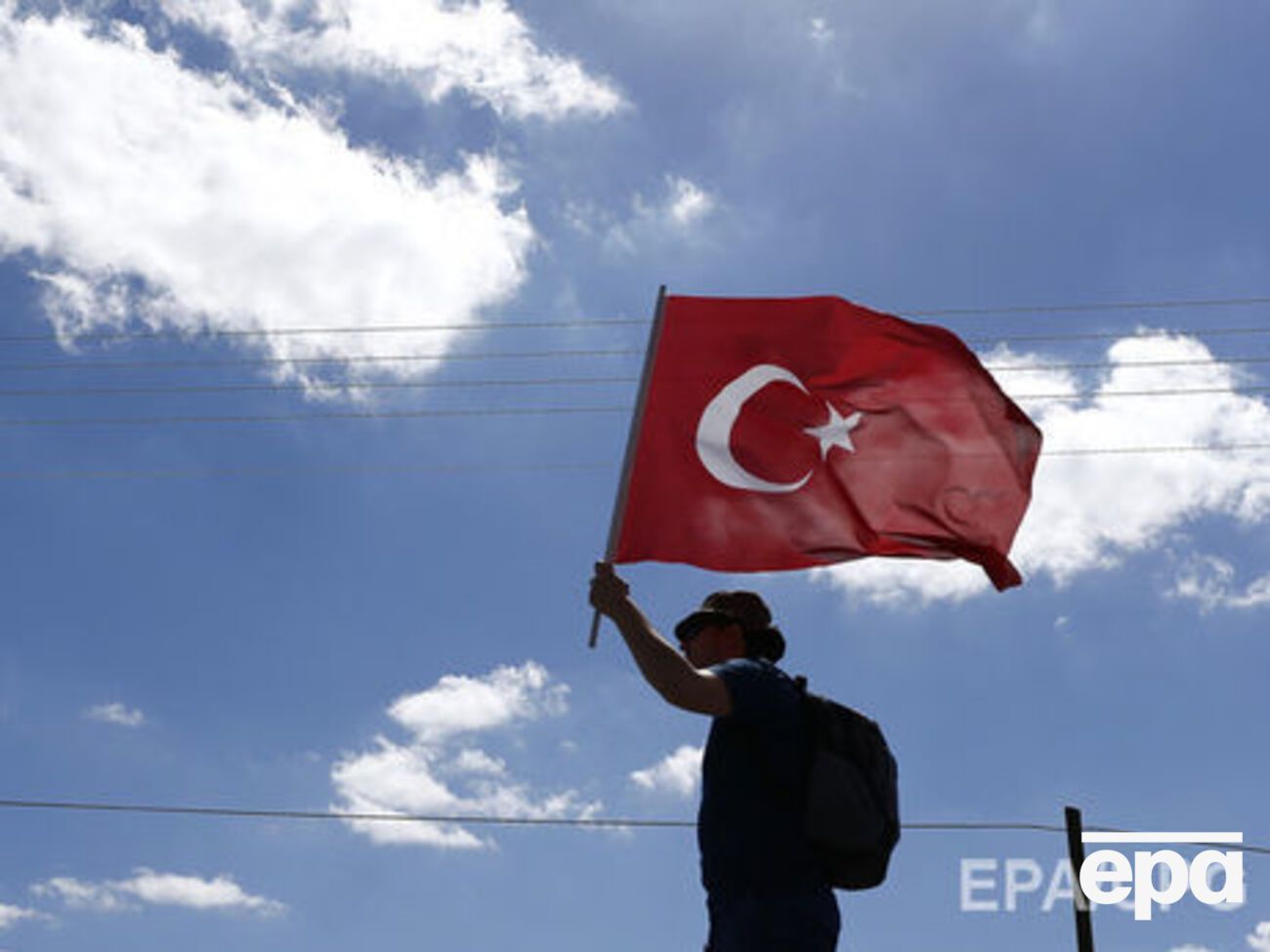 Ердоган заявив, що ніхто не має права критикувати Анкару через антитерористичну операцію проти курдських формувань