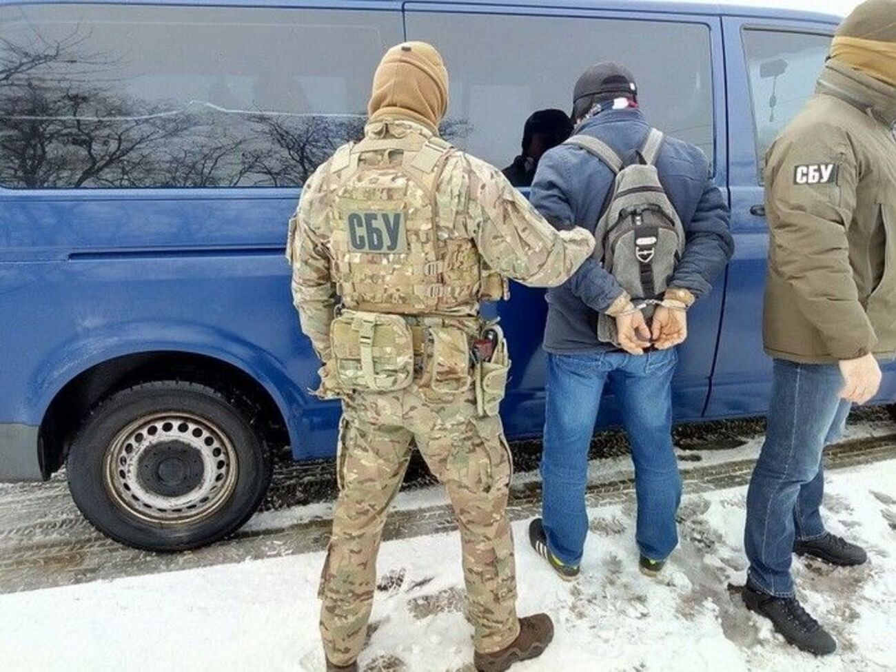 Вирішують питання про застосування до іноземця екстрадиційного арешту