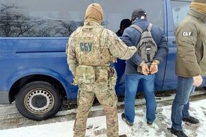 Вирішують питання про застосування до іноземця екстрадиційного арешту