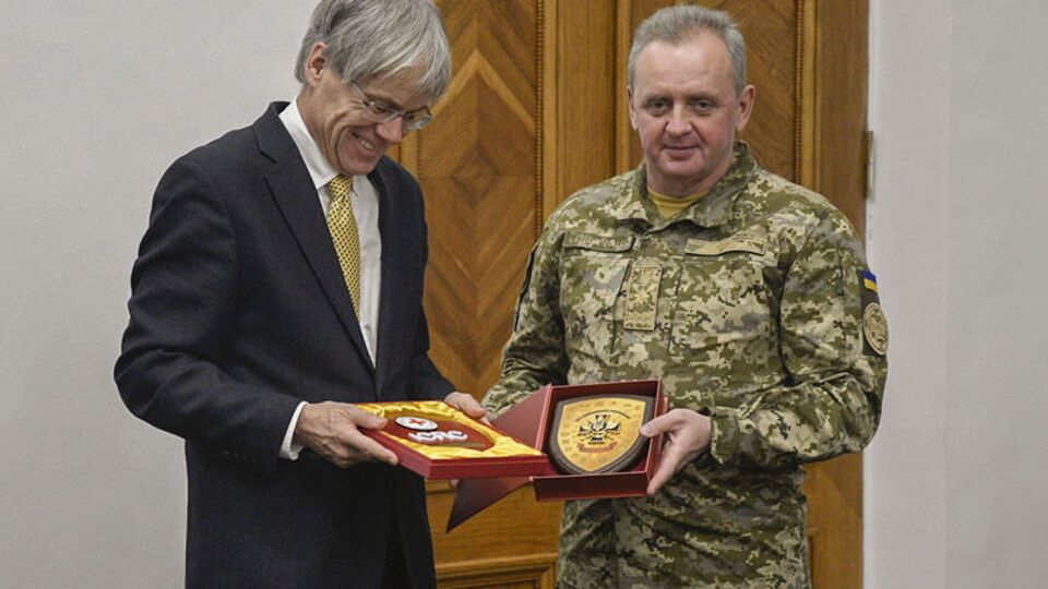 Муженко встретился с Эшлиманом