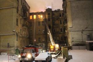 Причина возникновения пожара выясняется специалистами