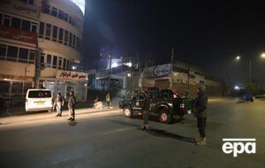 Полиция оцепила территорию вокруг захваченного отеля