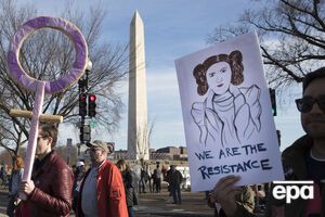 В США сотни тысяч людей вышли на второй "Марш женщин" против Трампа. Фоторепортаж