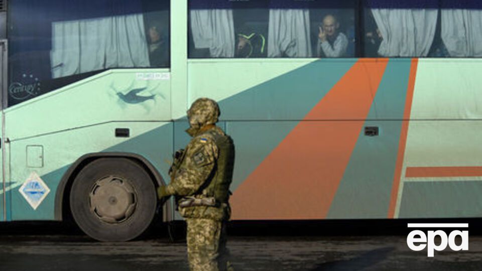У штабі АТО звинуватили бойовиків у провокаційному обстрілі автобуса з мирними жителями