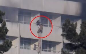 Для спасения люди использовали простыни