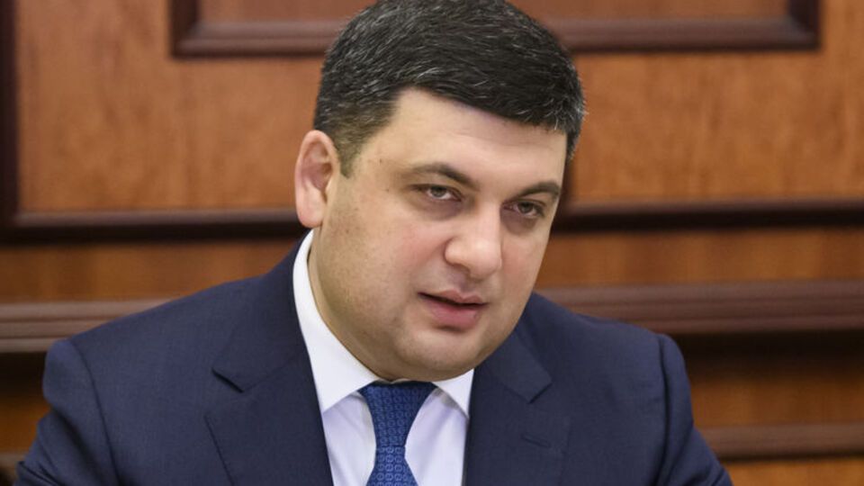 Падение курса гривны вызвано уменьшением экспорта в январе и выплатам за границу – Гройсман