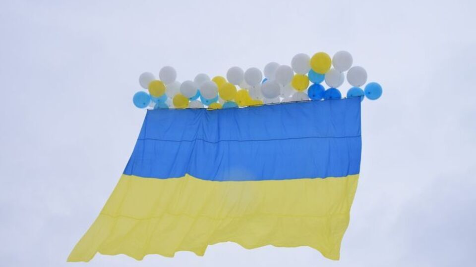 Прапор розміром 6 х 11 метрів виготовили волонтери Донецької області