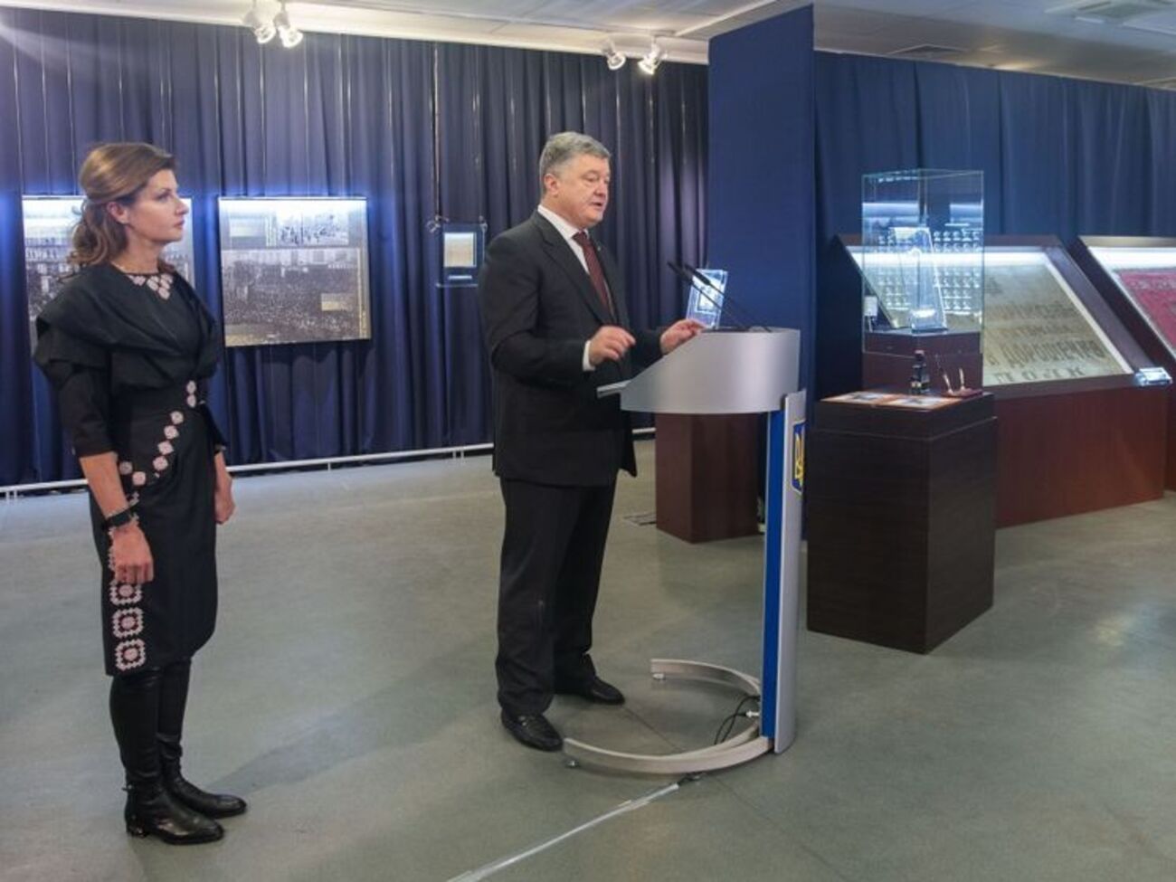 Порошенко: Нам не все одно, що скажуть про нас через 100 років