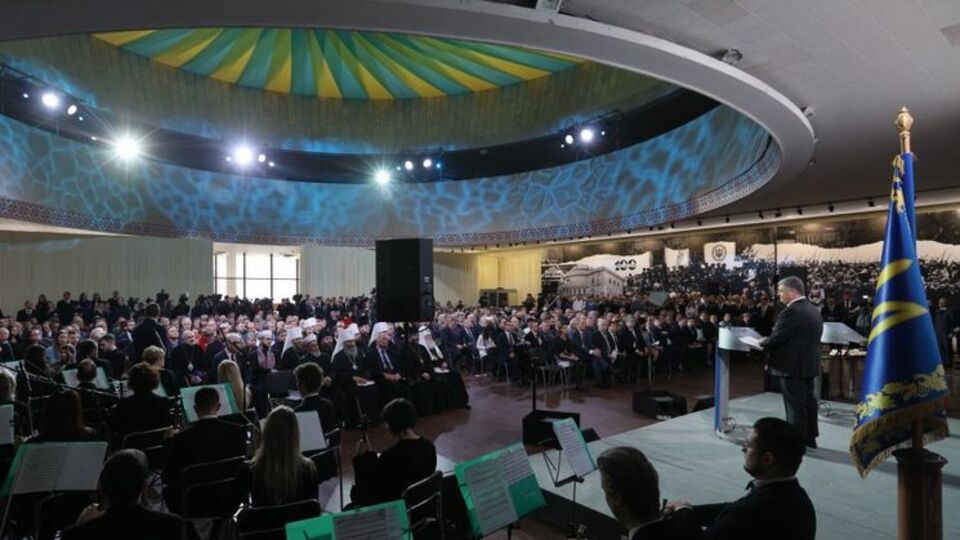 Порошенко: Ми відчуваємо потужну підтримку міжнародних партнерів, якої не існувало 100 років тому