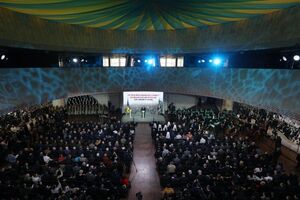 Порошенко: Закон про реінтеграцію Донбасу підтримала майже конституційна більшість