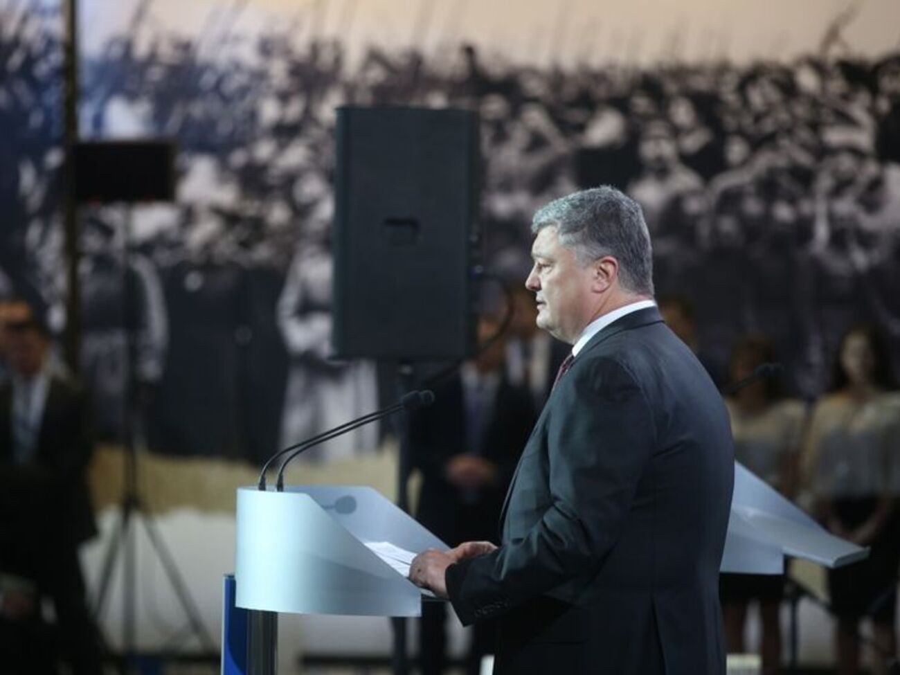 Порошенко:&nbsp;Время от времени на фейки клюют даже те медиа, которые позиционируют себя как глубоко украинские, патриотические и европейские