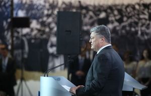 Порошенко: Время от времени на фейки клюют даже те медиа, которые позиционируют себя как глубоко украинские, патриотические и европейские