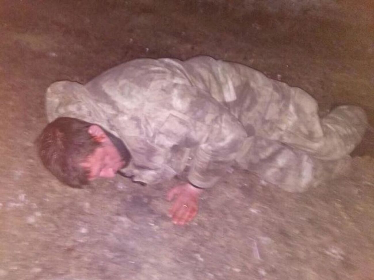 Молодые люди избили охранника стройплощадки на Вышгородской