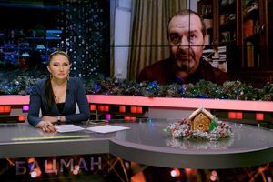 На думку Шендеровича (на фото), Навальний "бере участь у цій війні"