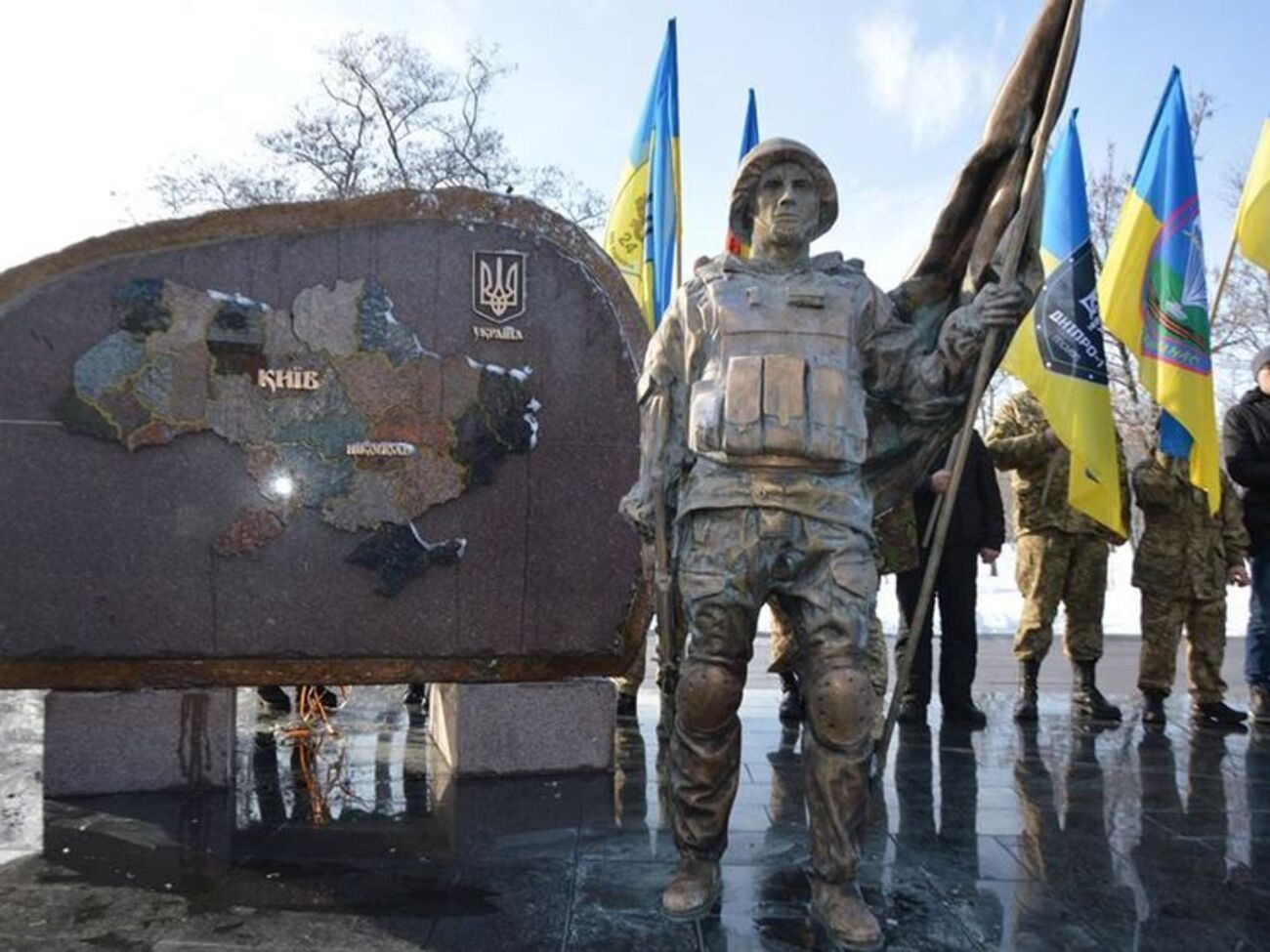 Прототипом для пам'ятника став реальний боєць АТО