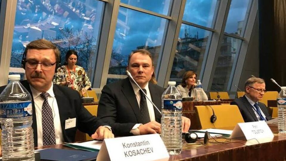 Толстой (у центрі): Російських військ немає на території України
