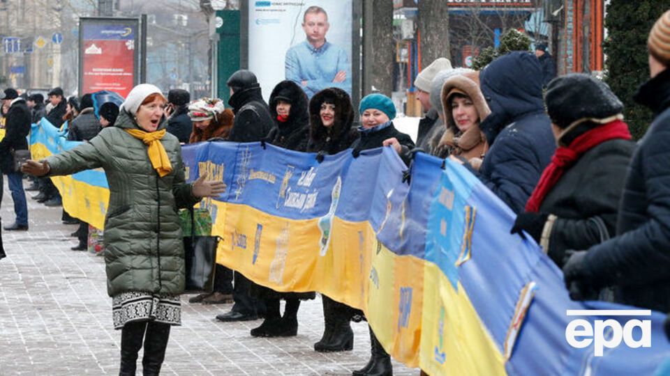 За рік стало більше українців, які вважають, що країні потрібні нові лідери