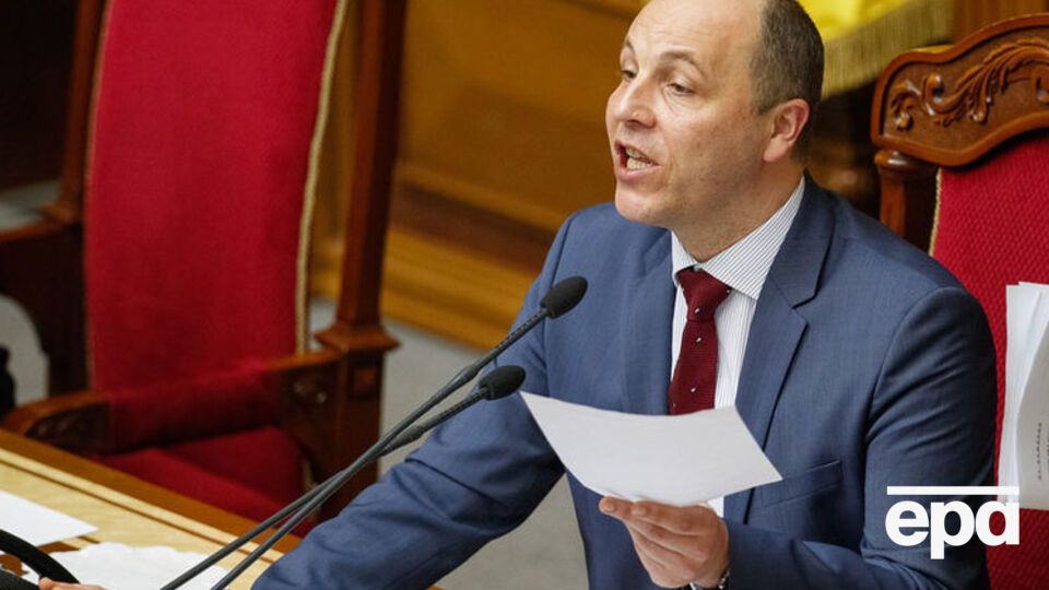 Парубій: Багато підрозділів, на підготовку яких Україна витратила великі гроші, перейшло на бік противника з українською зброєю і скерувало цю зброю проти України