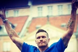 Усик записал песню-дебют