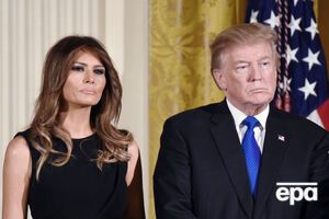 Трамп вирушив у Давос без дружини