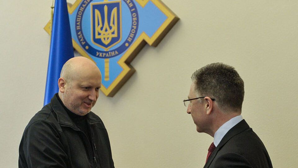 Турчинов встретился с Волкером