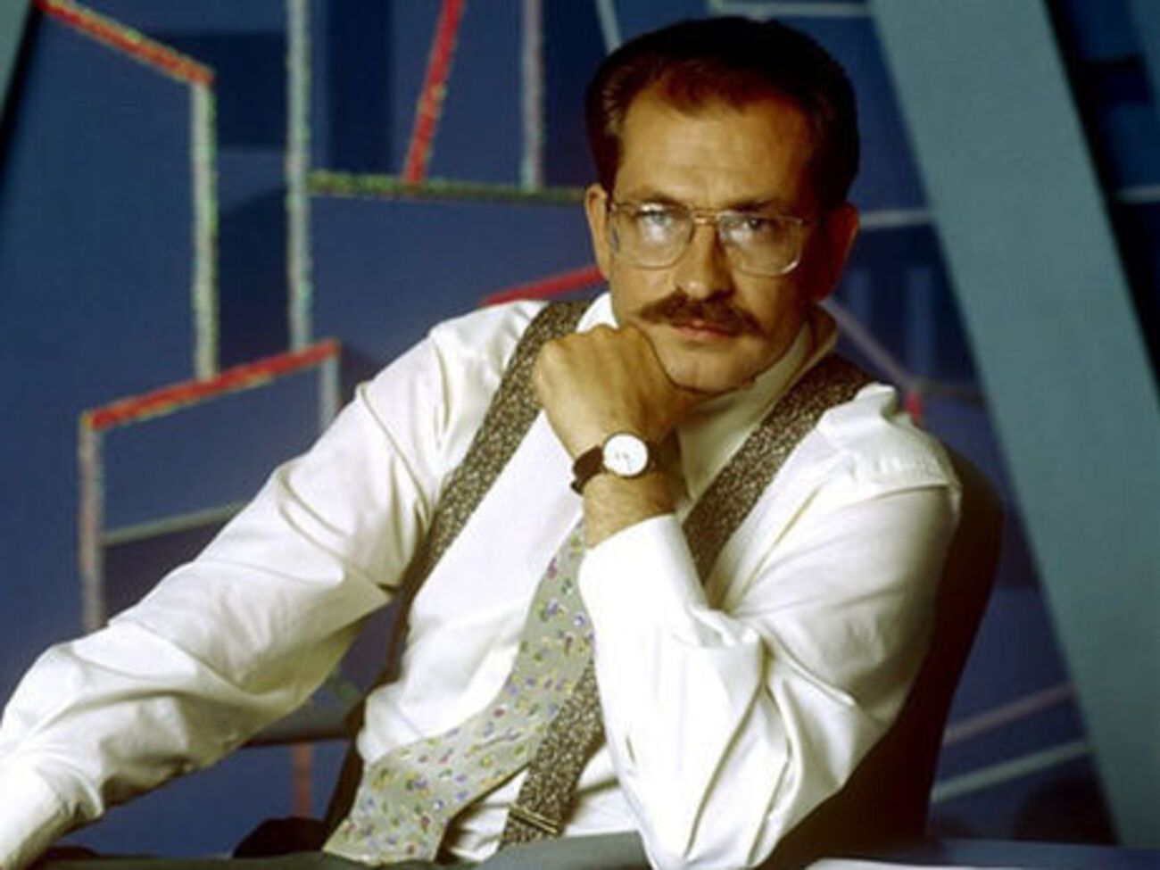 Издание пишет, что Александр похож на отца, Владислава Листьева