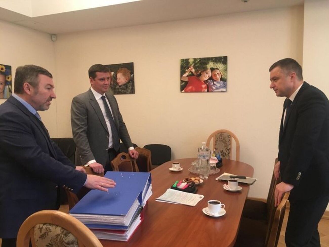 Проект закону відновлює державну політику з питань захисту дитинства, яку Кабінет Міністрів скасував понад три роки тому, підкреслили політики