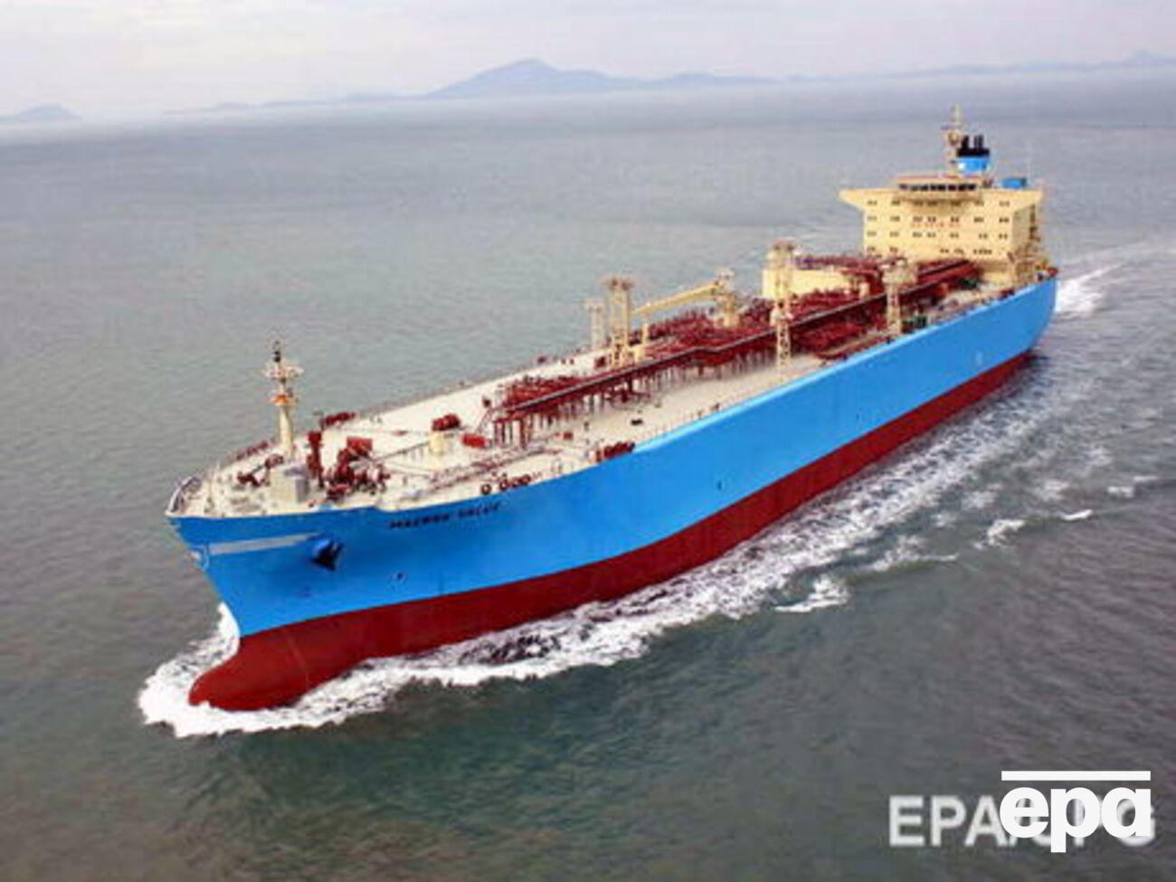 Представитель французской Engie заявил, что разворот судна был вызван плохой погодой