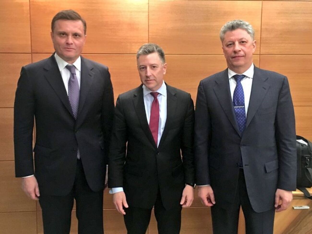 Волкер (в центре) провел рабочую встречу с Левочкиным (слева) и Бойко