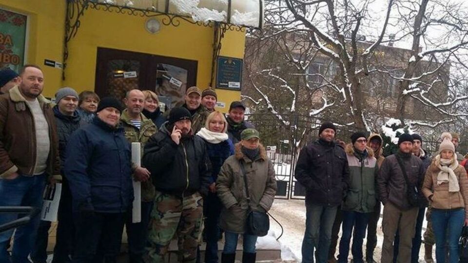 Пікетувальники цікавляться, чому на Львівському ТБ немає програм про війну на Донбасі