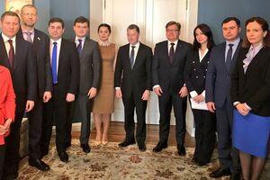 Встреча нардепов с Волкером (в центре) прошла в Киеве