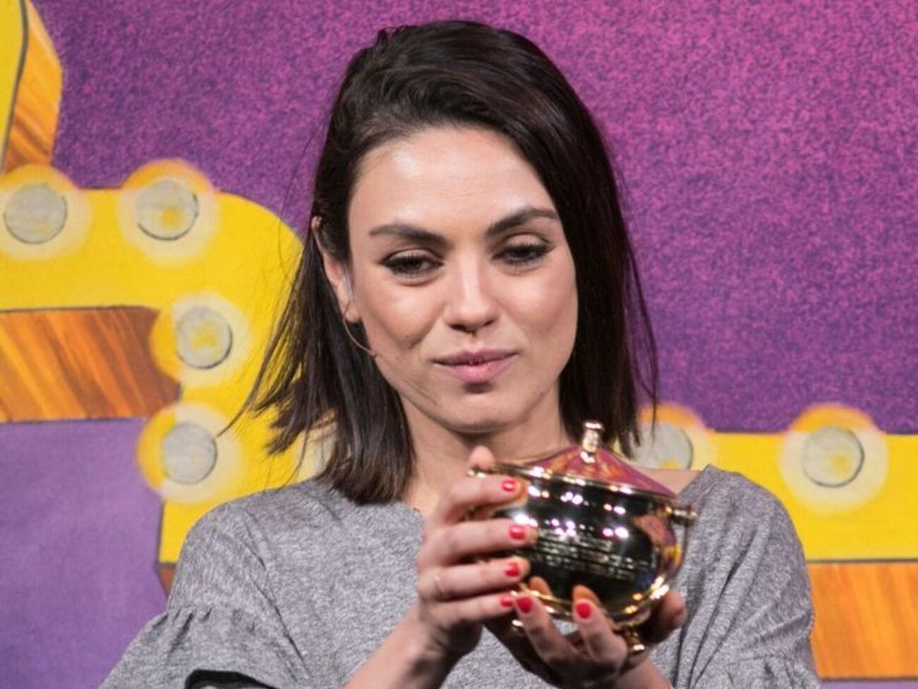 В честь Кунис устроили парад по дорогам Гарвард-сквера