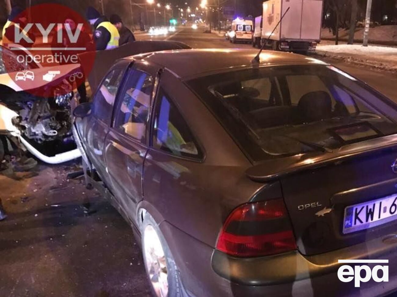 По предварительным данным, водитель Volkswagen хотел повернуть через двойную сплошную полосу