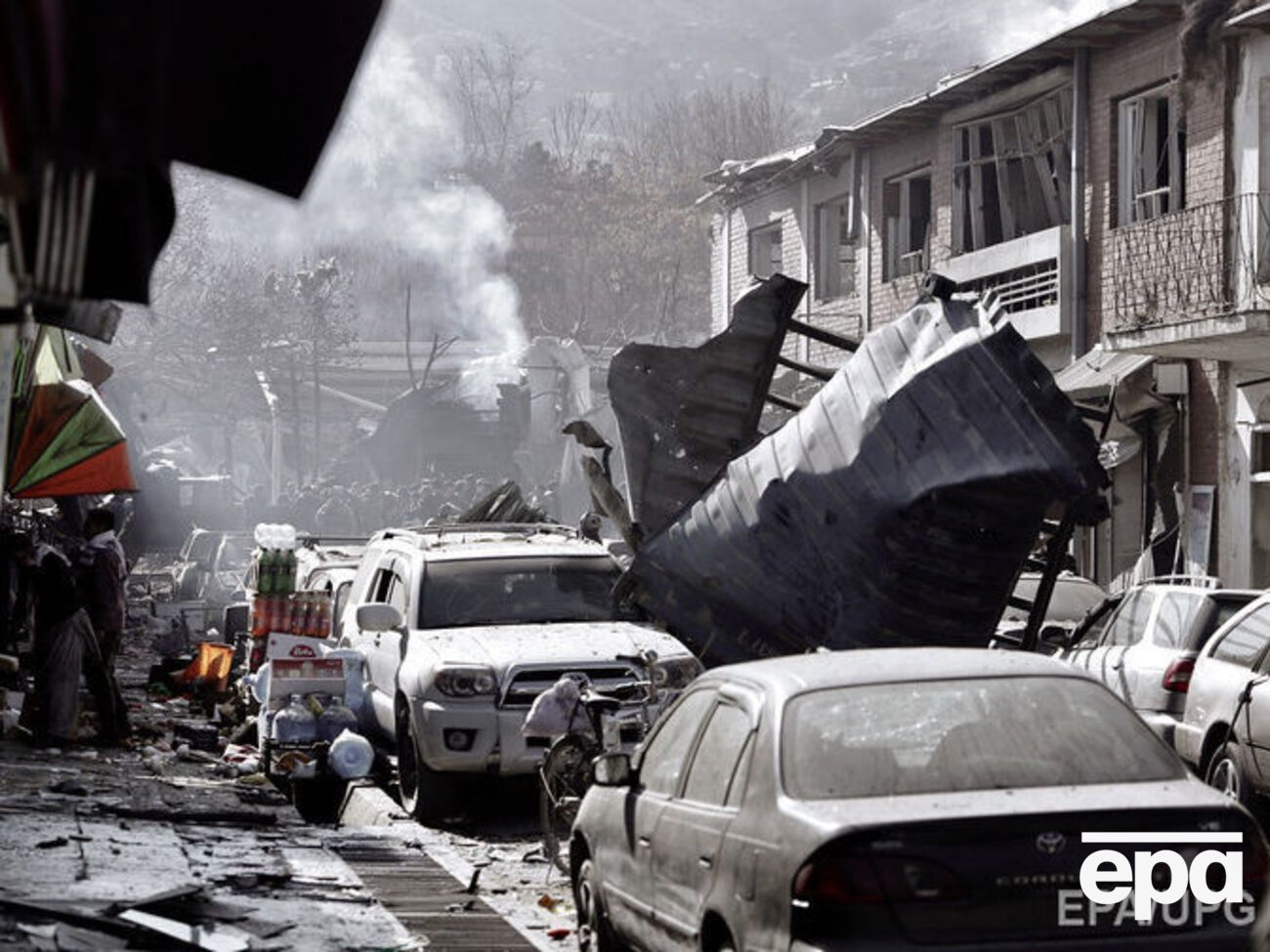 Последствия взрыва в центре Кабула
